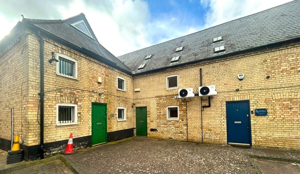 Property photo 1 of 9 Photo 11