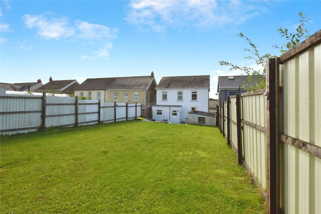 Property photo 2 of 23 Picture No. 25