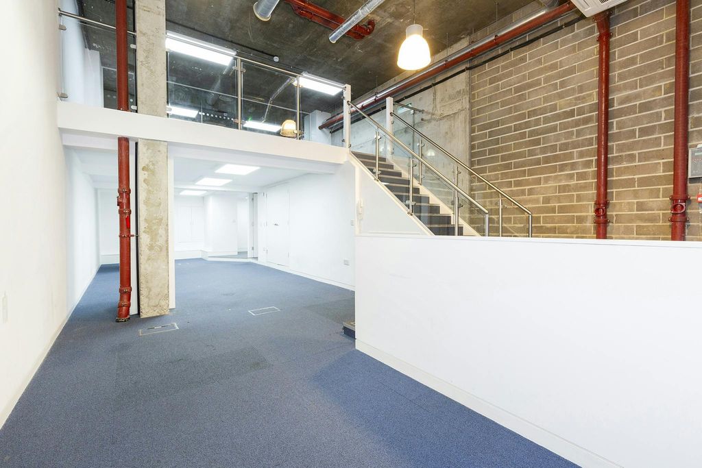 Property photo 1 of 9 Unit 23  Studios Holloway  07.Jpg