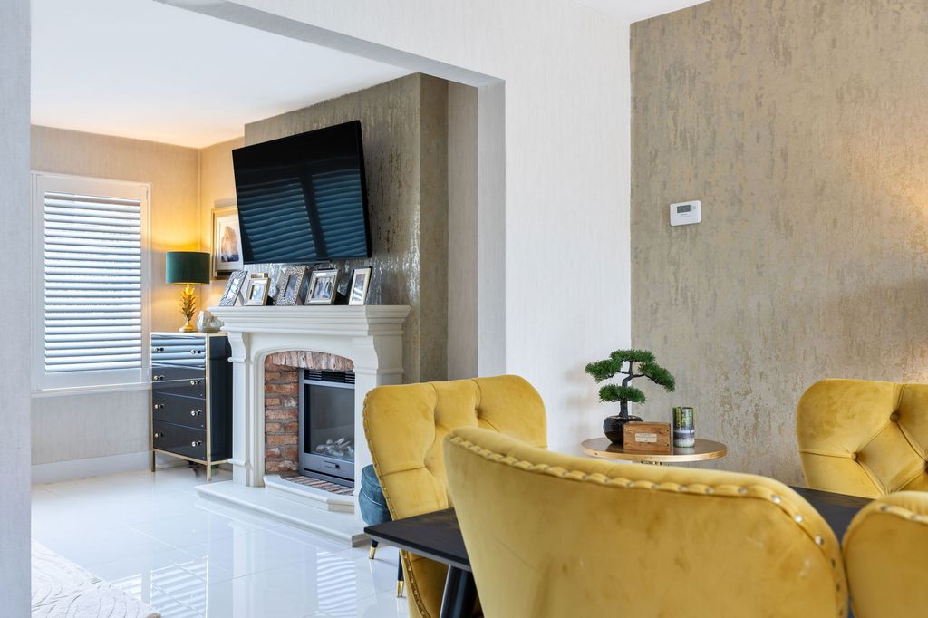 Property photo 3 of 35