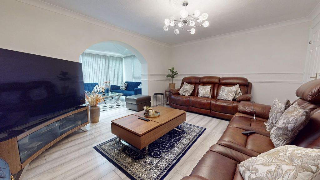 Property photo 3 of 20 4575604