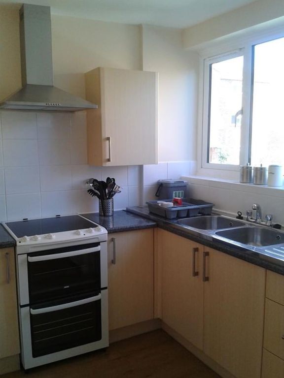 Property photo 2 of 11 Kitchen