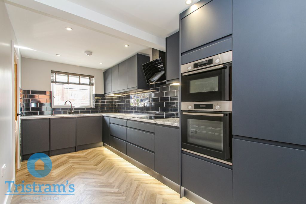 Property photo 3 of 17 Img_1456
