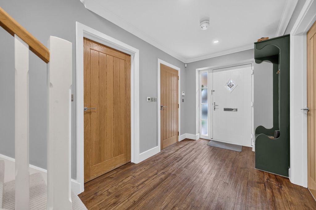 Property photo 3 of 47