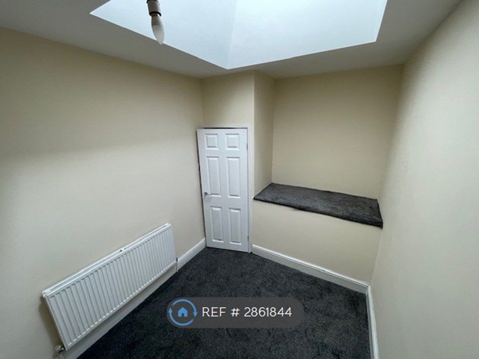 Property photo 2 of 26