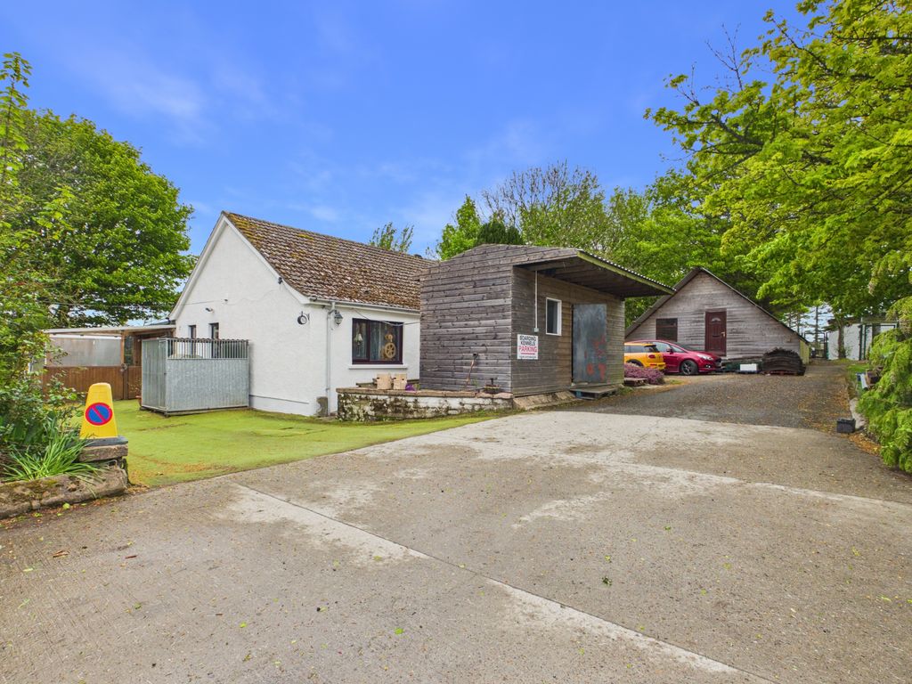 Property photo 1 of 32 Cam03481G0-Pr0155-Still022
