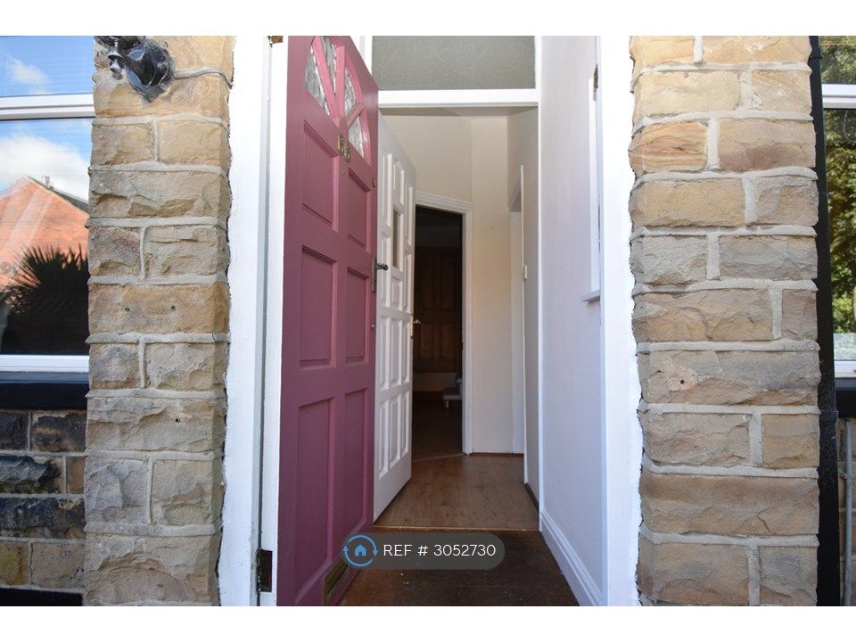 Property photo 2 of 17 Entrace