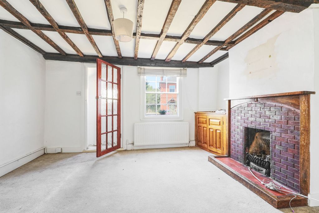 Property photo 2 of 9