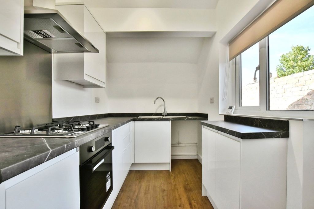 Property photo 2 of 17 Photo