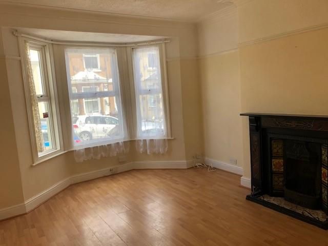 Property photo 2 of 9 Living Room