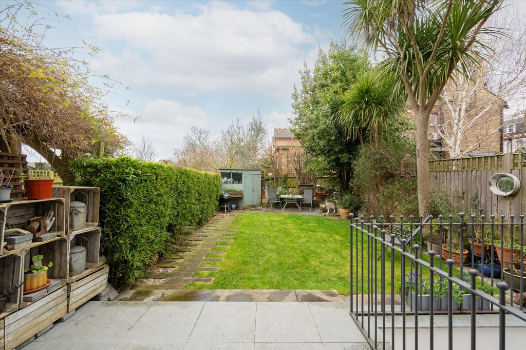 Property photo 3 of 17 Image