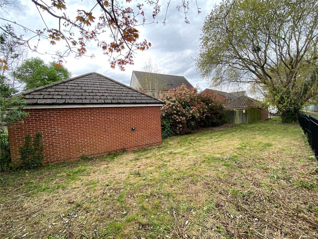 Property photo 3 of 19 Picture No. 01
