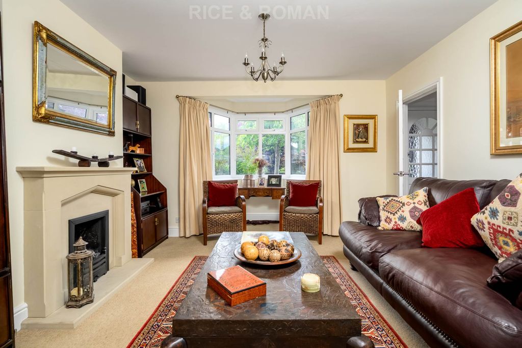 Property photo 2 of 18