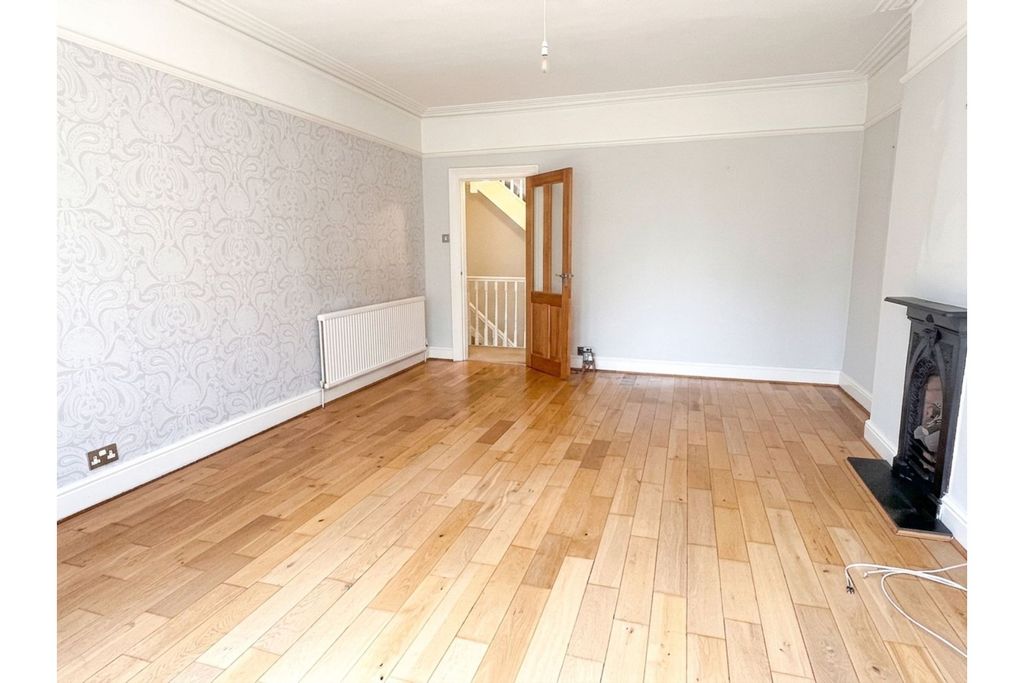 Property photo 3 of 24