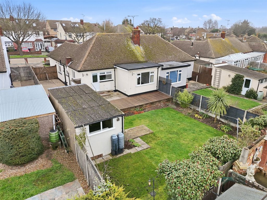 Property photo 2 of 15 Picture No. 11