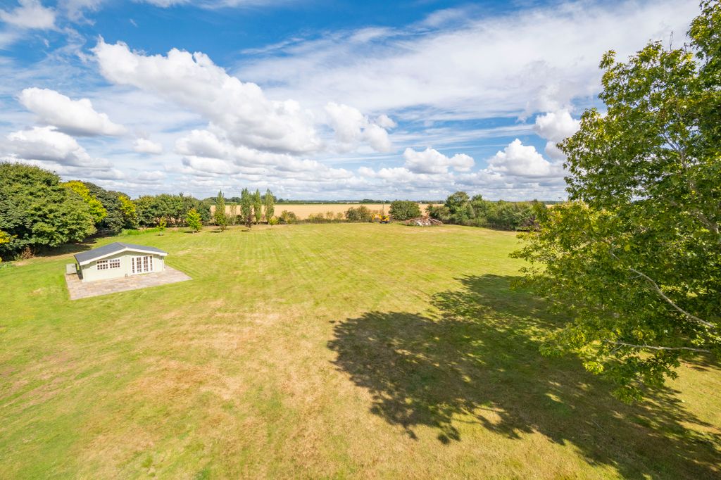 Property photo 3 of 39 _1079829