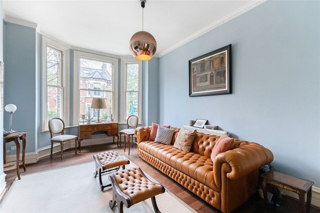 Property photo 2 of 17 Reception