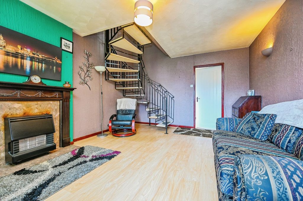 Property photo 3 of 17 Pbox-Img.Jpg