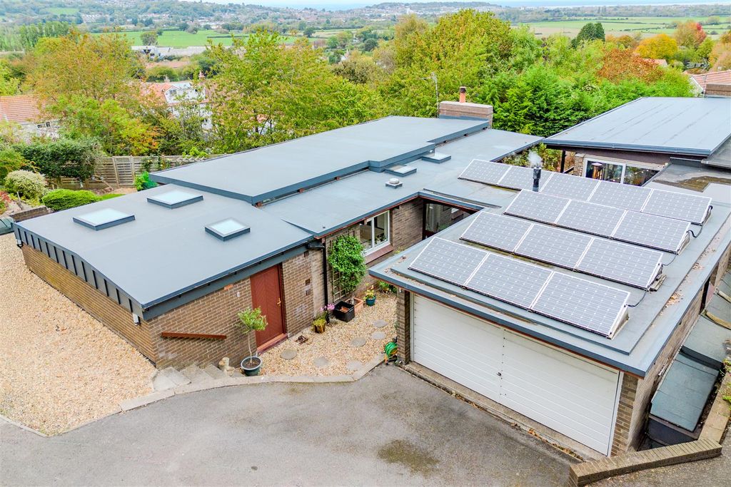 Property photo 2 of 35