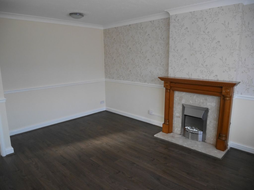 Property photo 2 of 8 Lounge 1