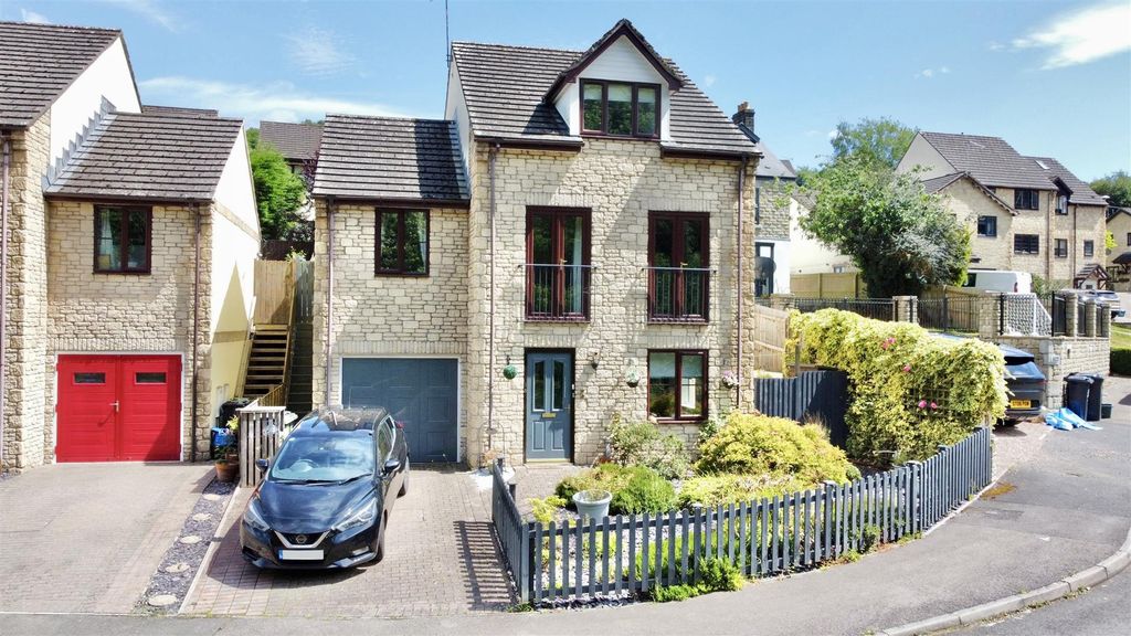 Property photo 1 of 27
