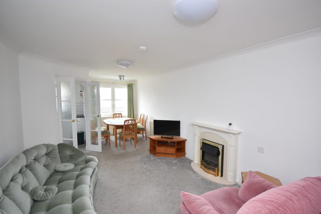 Property photo 2 of 14