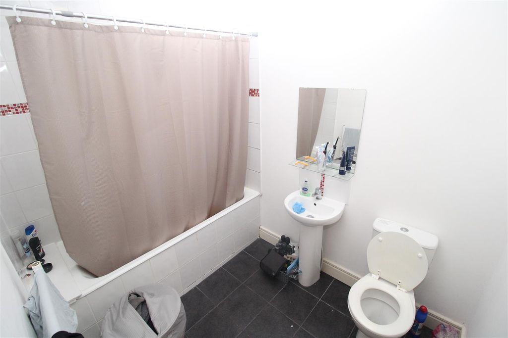 Additional image 4 of Room to rentLlantwit Road, Treforest CF37