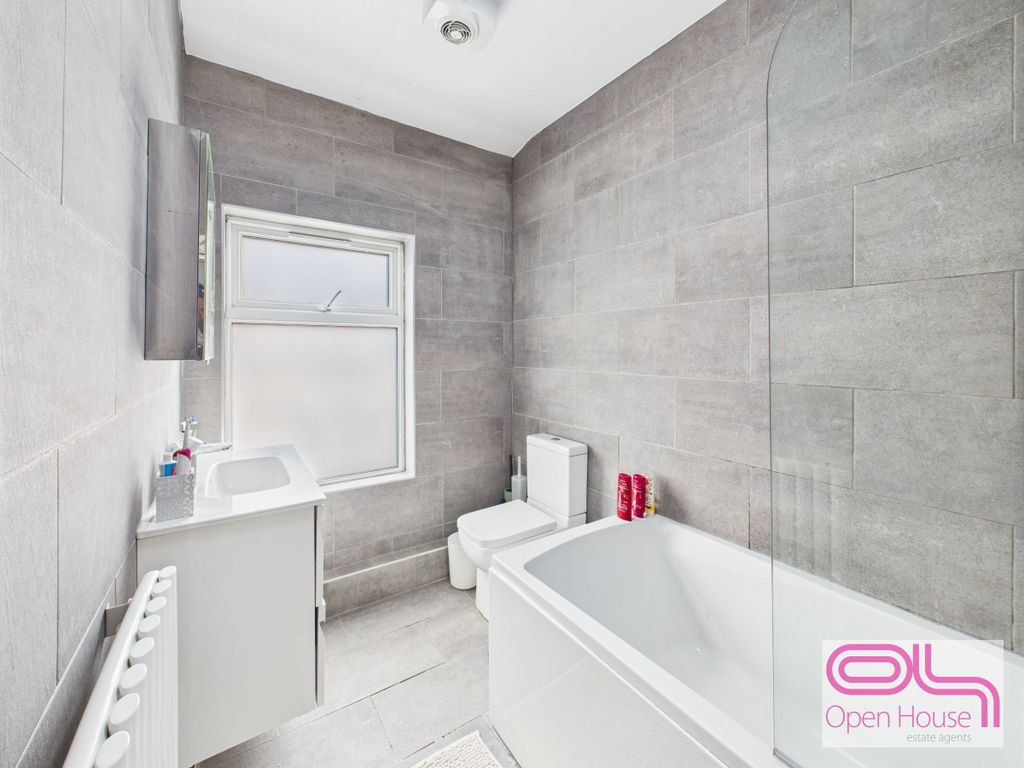 Property photo 2 of 3