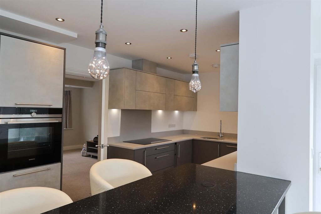 Property photo 3 of 15 Kitchen