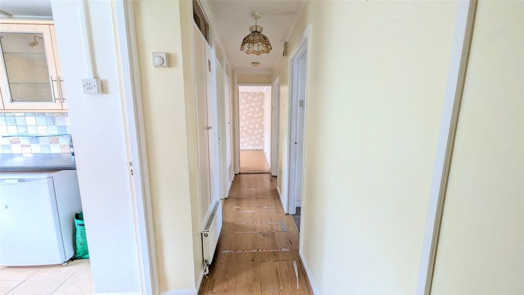 Property photo 3 of 20 Picture No. 04