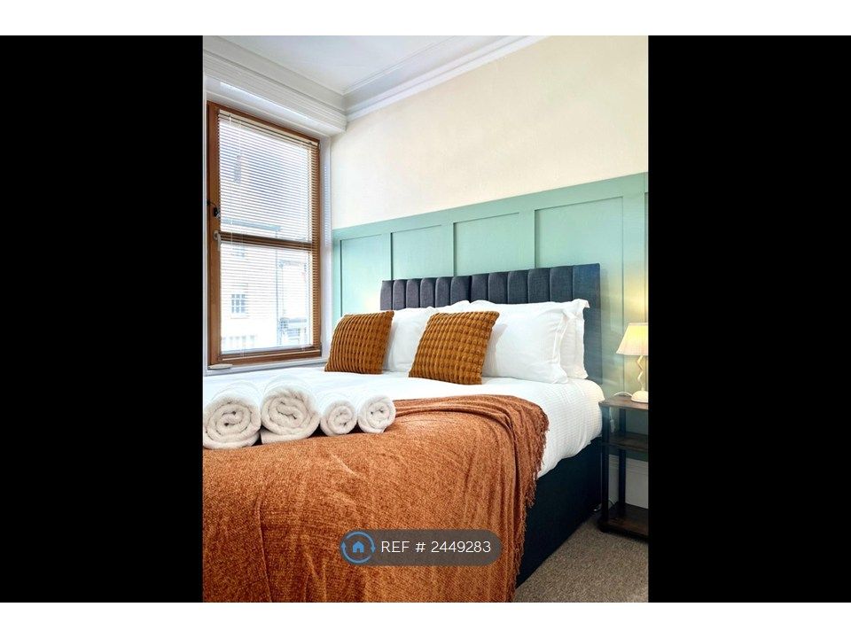 Property photo 1 of 14 Bed Room