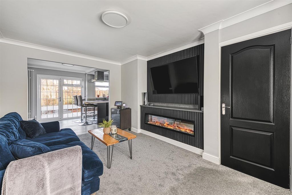 Property photo 2 of 29