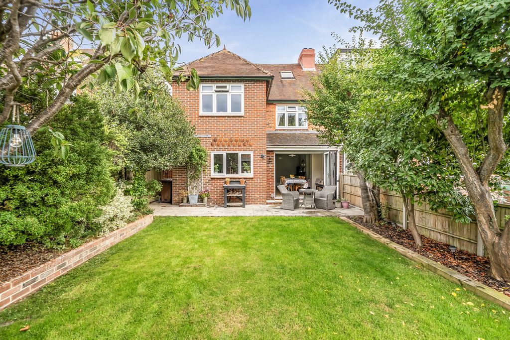 Property photo 2 of 18