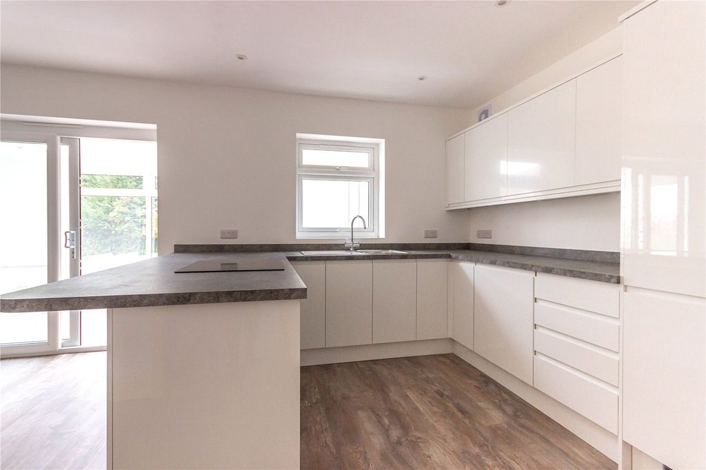 Property photo 2 of 19 Picture No. 07