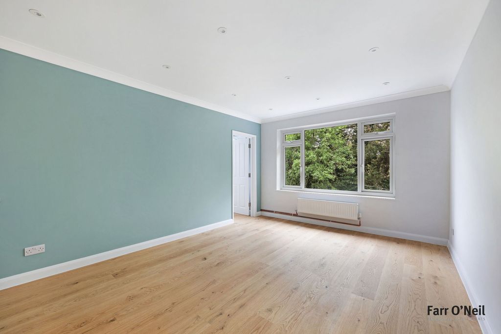 Property photo 3 of 18 Photo 9