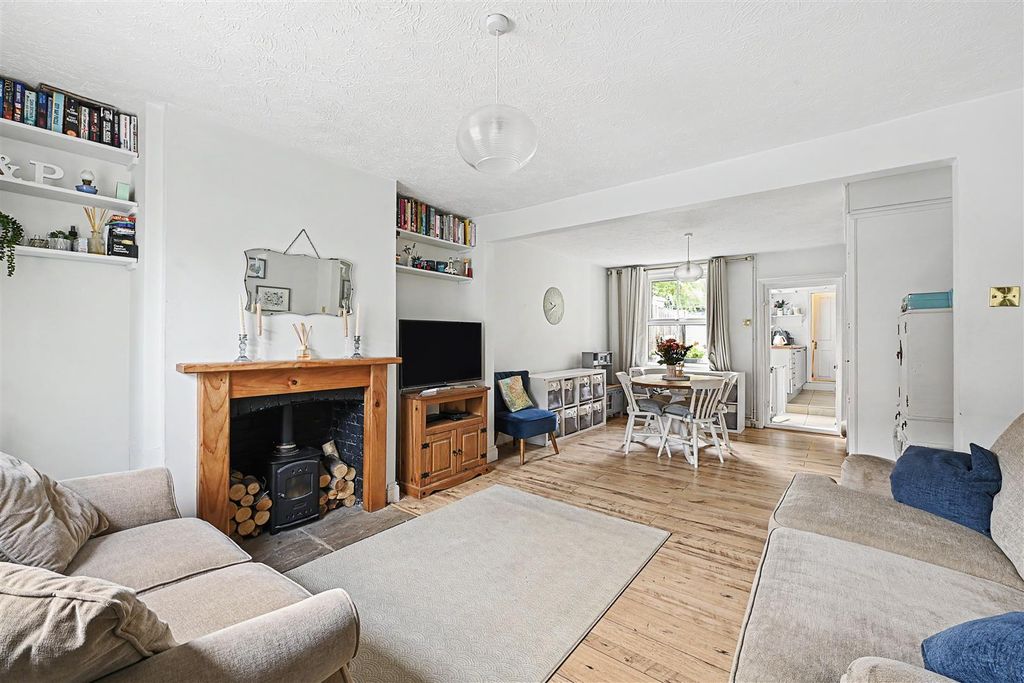 Property photo 1 of 12 92-High-Street-10.Jpg