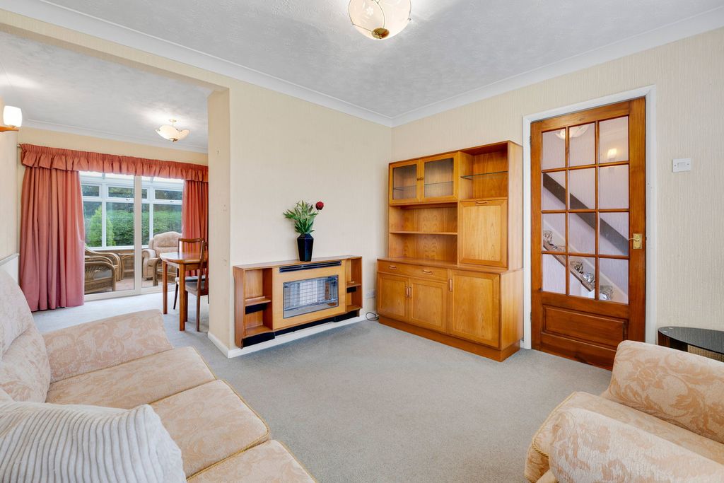 Property photo 3 of 47