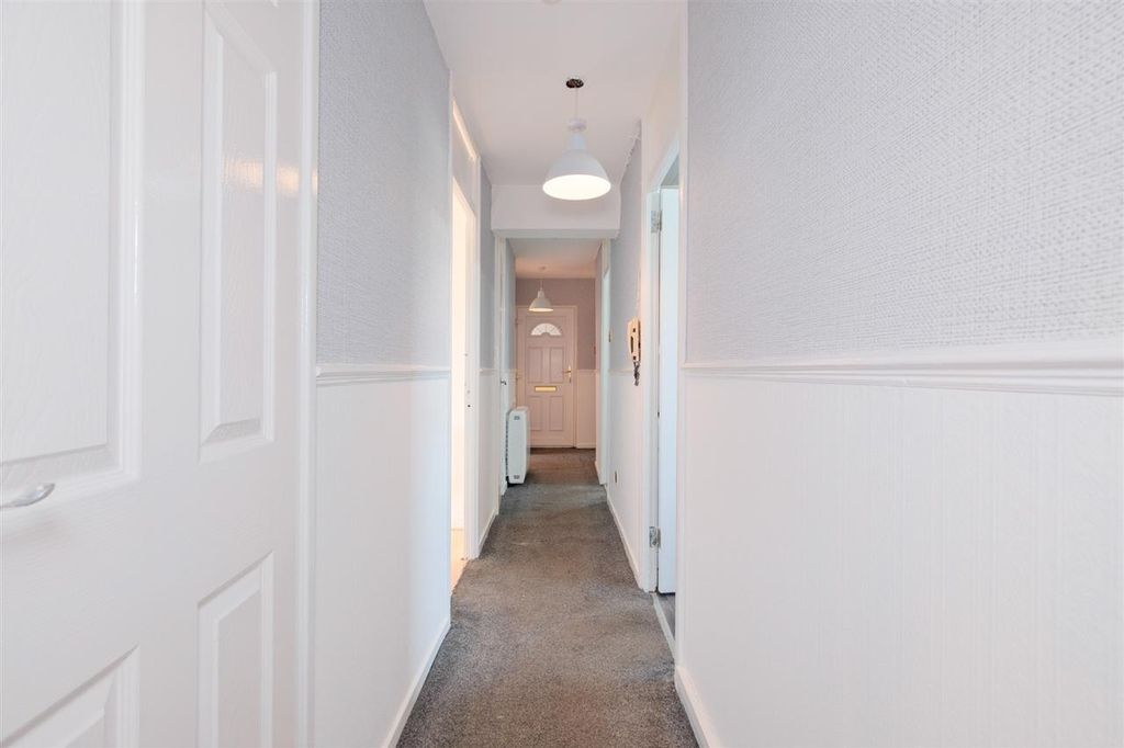 Property photo 3 of 25