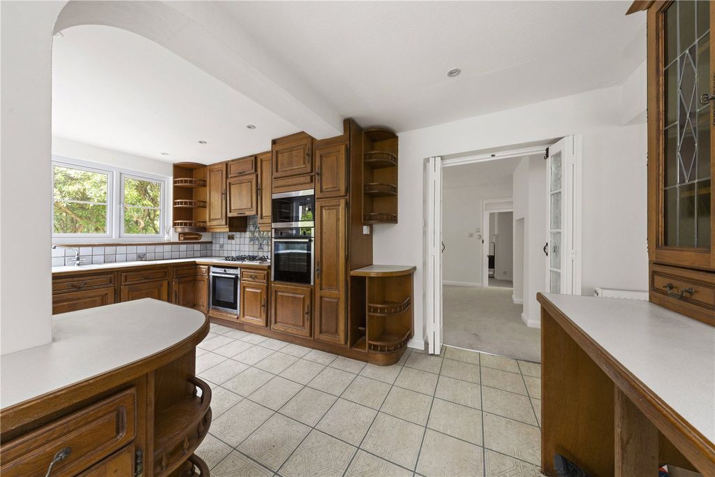 Property photo 3 of 22 Kitchen