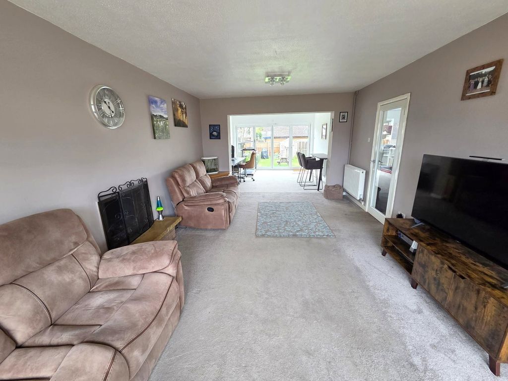 Property photo 3 of 24