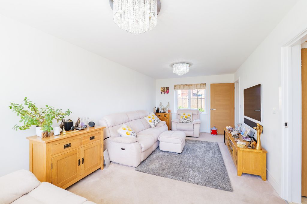 Property photo 3 of 26 4820744