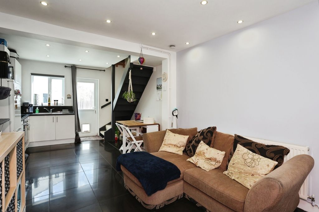 Property photo 3 of 17 Photo