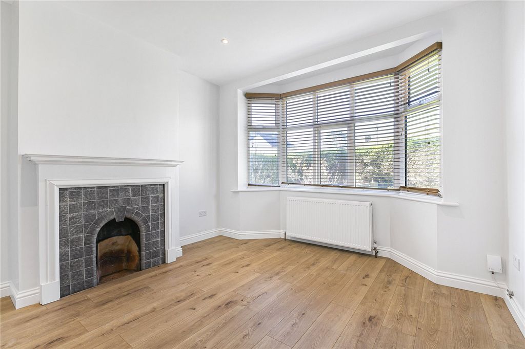 Property photo 3 of 18 Reception Room