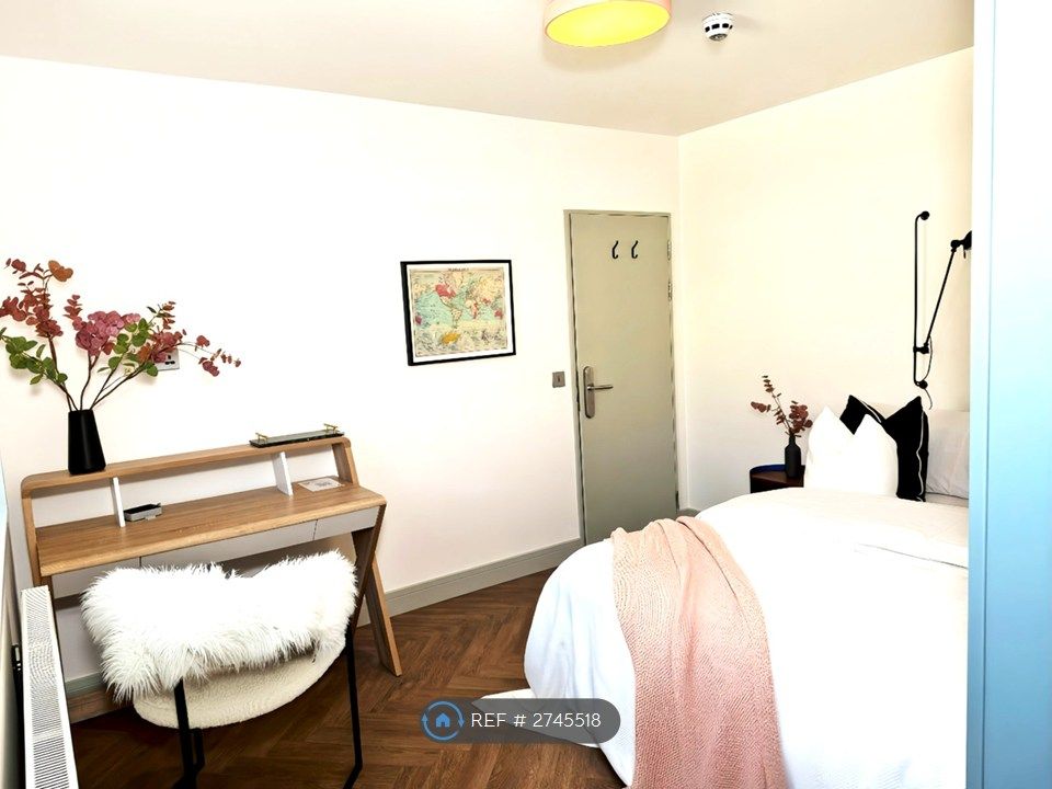 Property photo 2 of 35