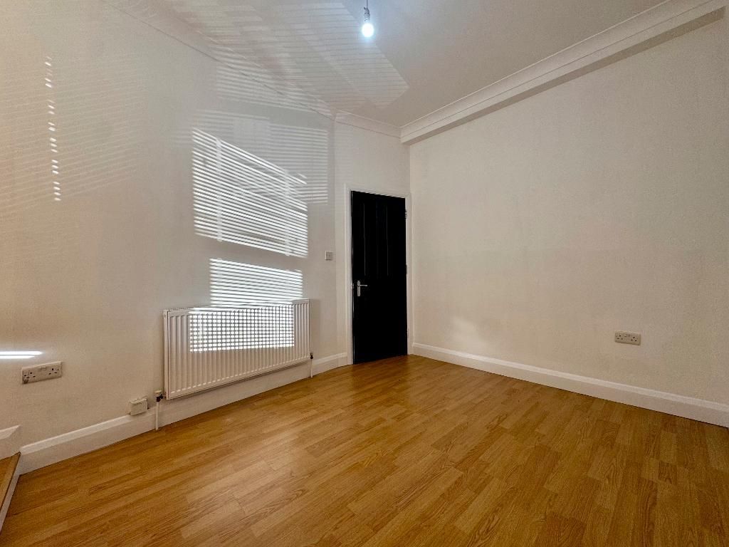 Property photo 3 of 9 Photo 3