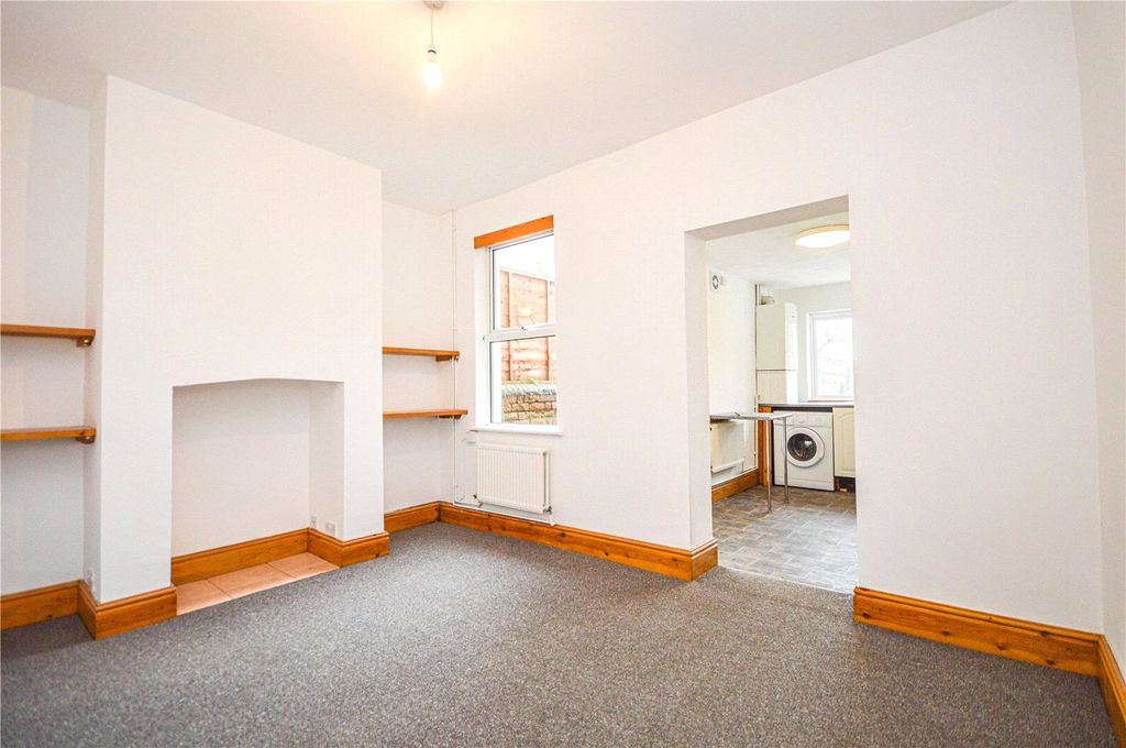 Property photo 2 of 10 Living Room