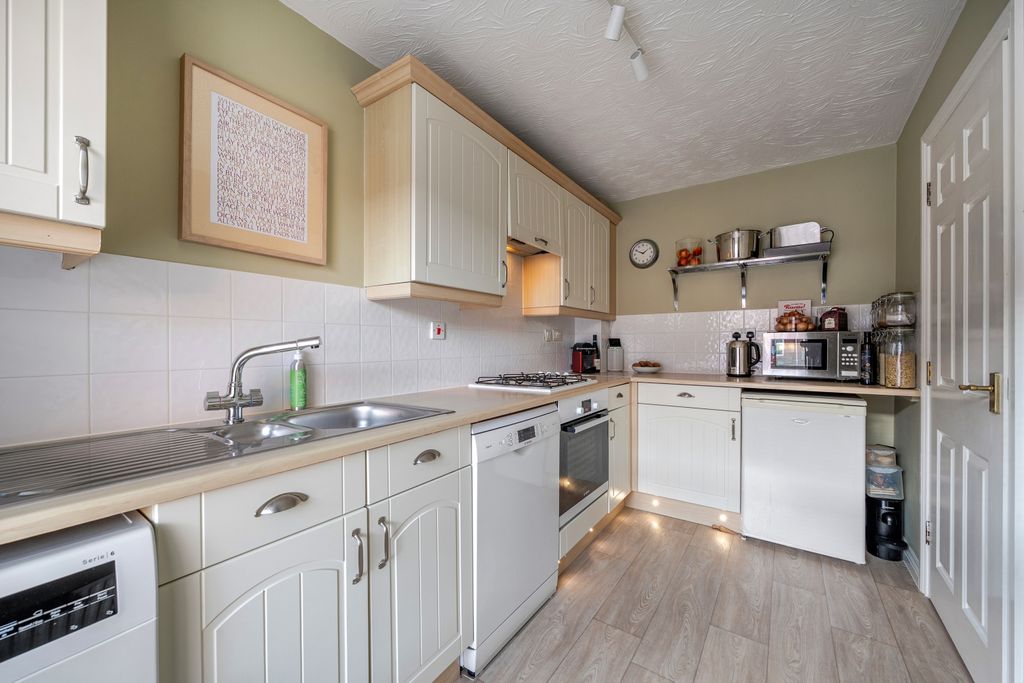 Property photo 3 of 19 1395122-10-695Bc822531Fc