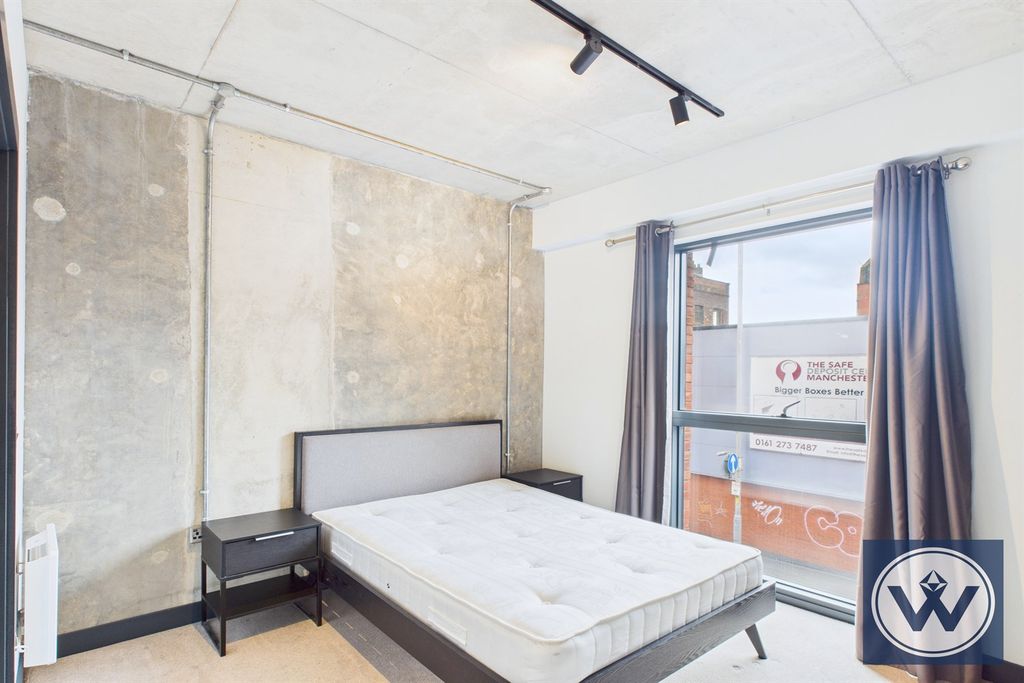 Property photo 2 of 14 (Main)