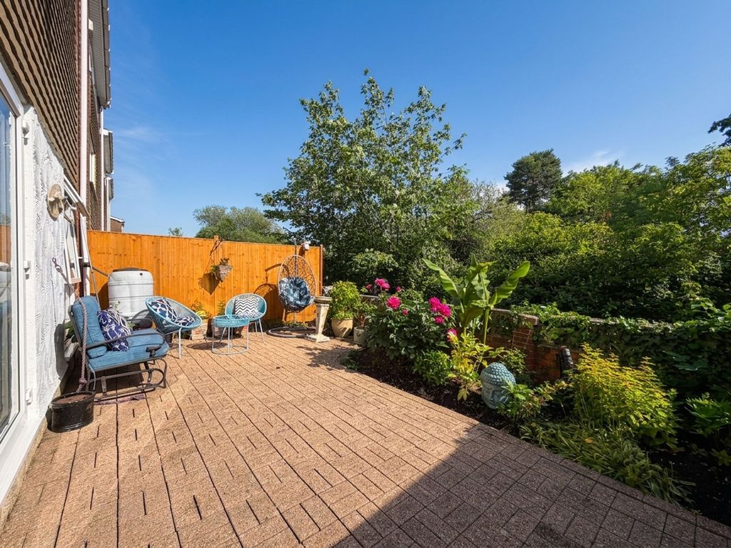 Property photo 2 of 24