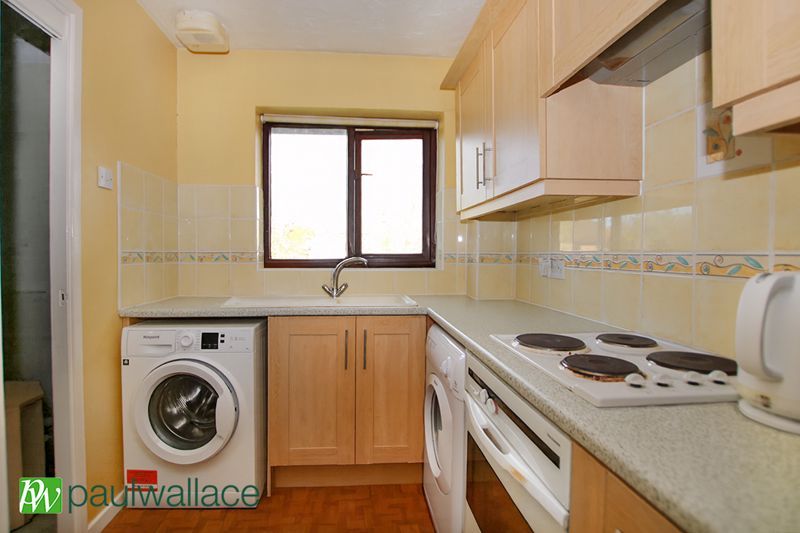 Property photo 3 of 8 Kitchen